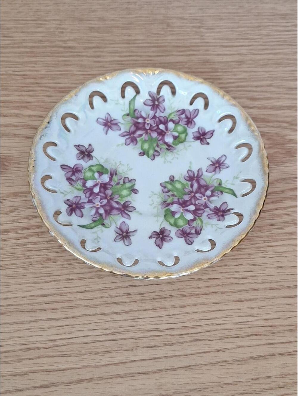 Royal Sealy VTG China Japan Purple Violets Saucer With Gold Serrated Edge